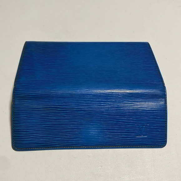 Authentic Louis Vuitton Malletier Blue Epi - Picture 15 of 17